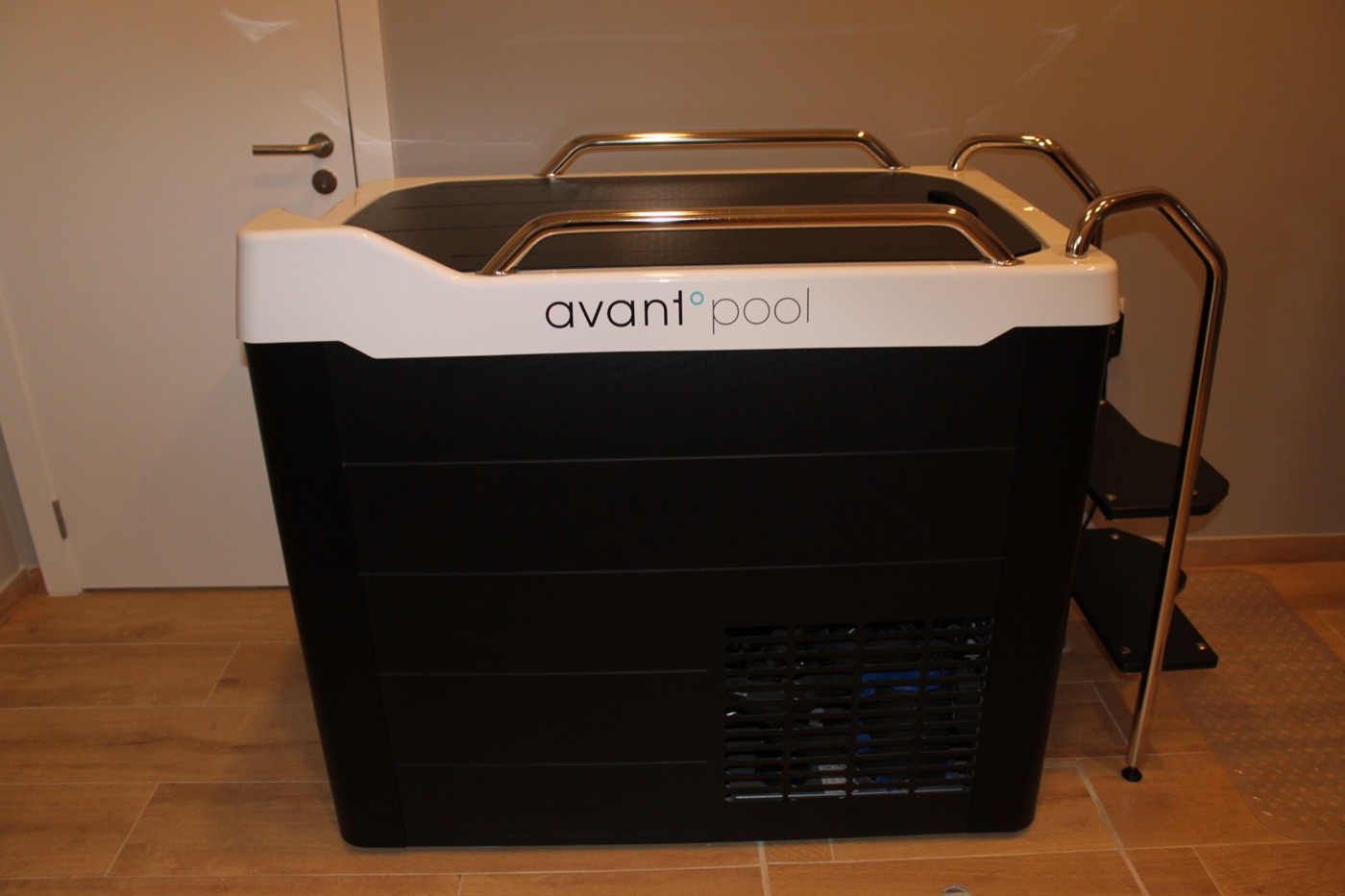 Avantpool cold plunge at FITQOR Wellness Club in Cascais