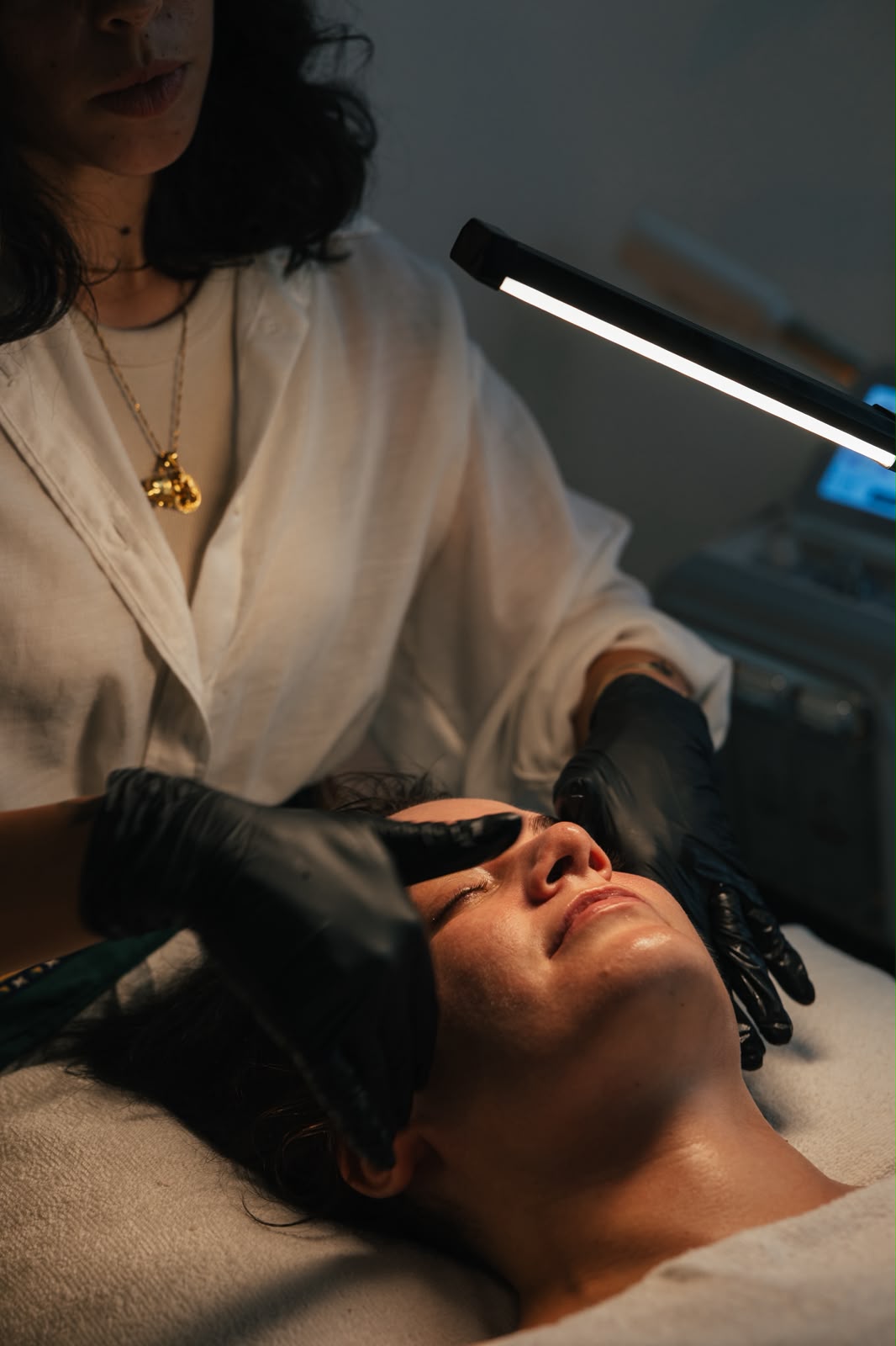 Facial cleansing and skin preparation — Skin by Ale Müller